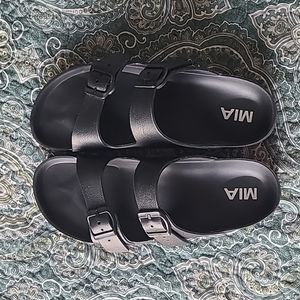 Cushy pool/beach sandals